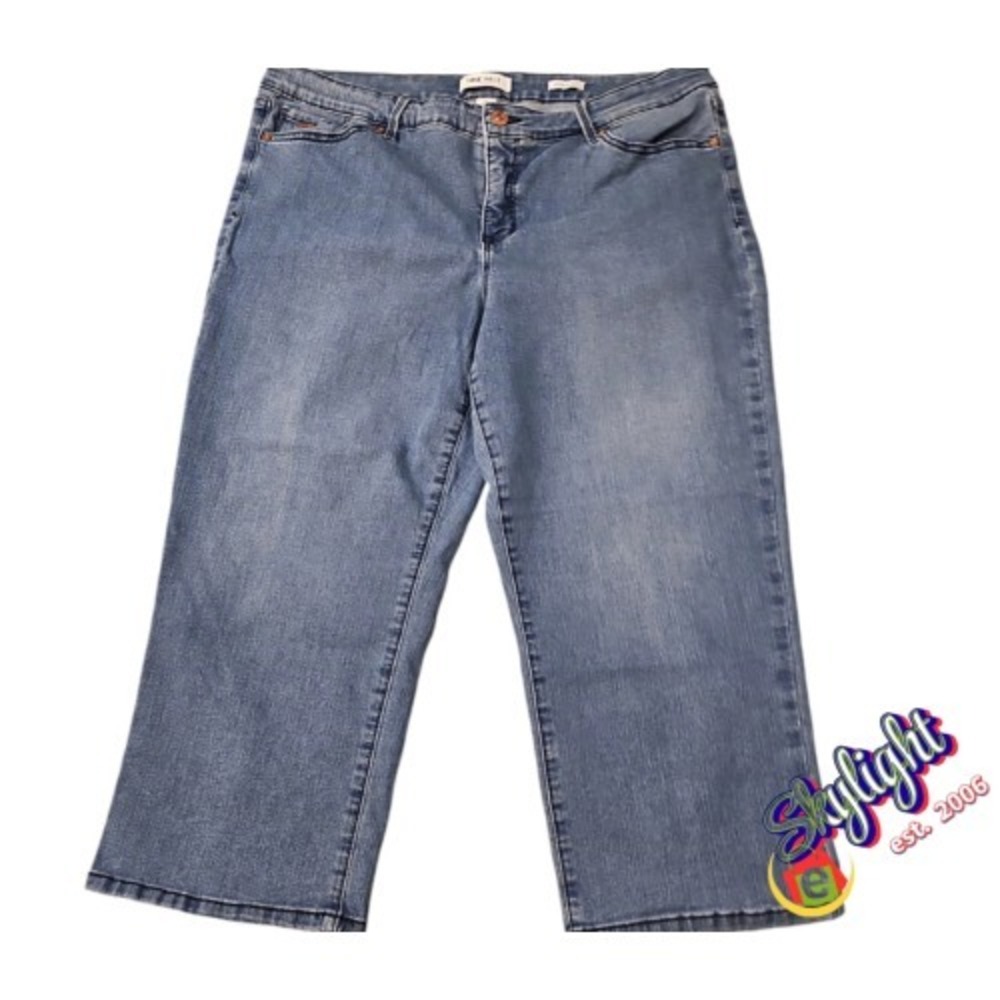Nine West Women's Chrystie Blue Capri Denim‎ Jeans Missy Medium Wash Size 16